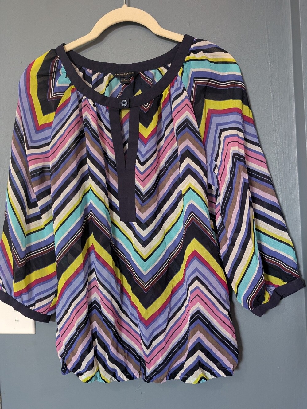 EUC Chevron Blouse Lightweight Banana Rebuplic Women's Small *D17